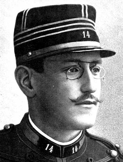 Alfred Dreyfus (1859 - 1935), injustement accusé en 1894 d'espionnage au profit de l'Allemagne, condamné au bagne en 1894, réhabilité en 1906.