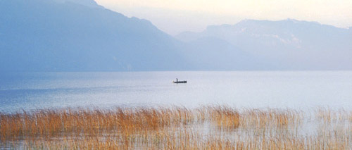 Barque sur le lac du Bourget, près d'Aix-les-Bains en Savoie.